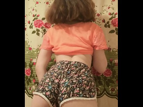 ❤️ Giovane pupa sexy fa uno striptease riprendendo i suoi pantaloncini alla telecamera ☑ Porno al it.extraclasswork.ru ❌